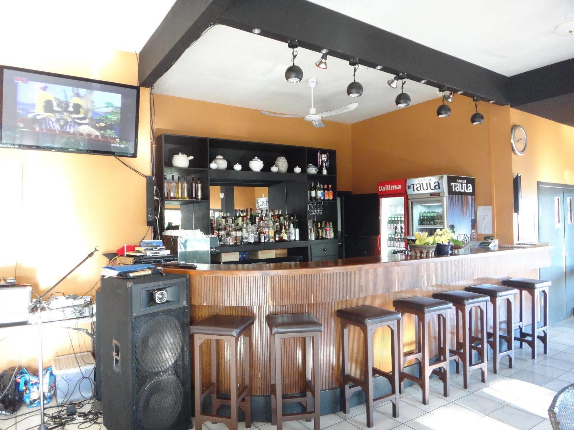 Travellers Point Hotel Apia Bagian luar foto