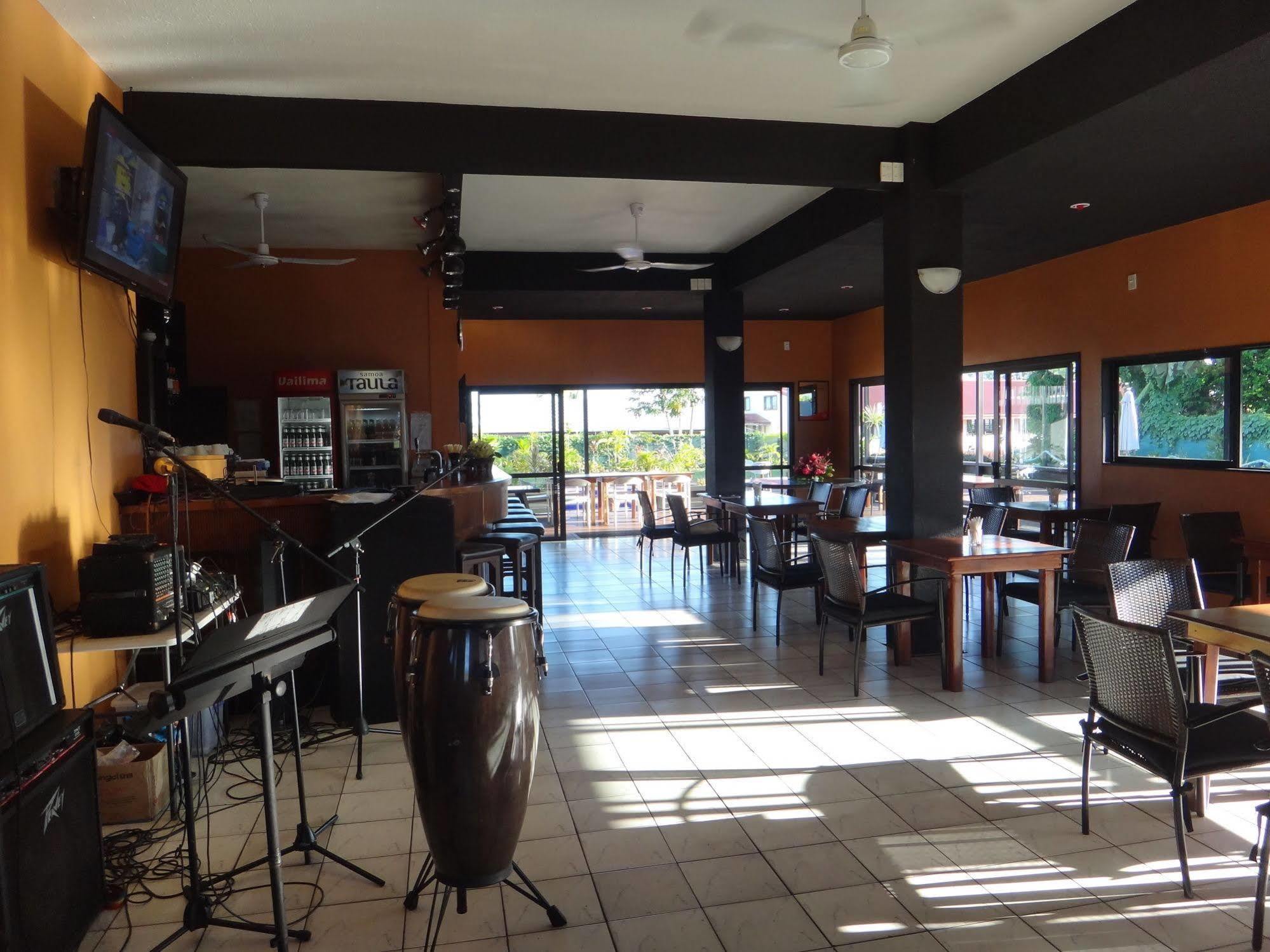 Travellers Point Hotel Apia Bagian luar foto