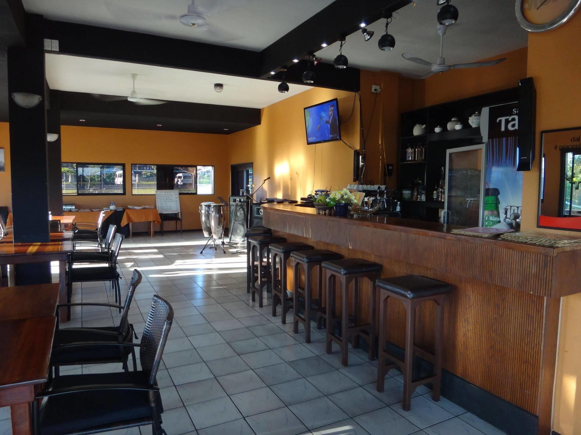 Travellers Point Hotel Apia Bagian luar foto